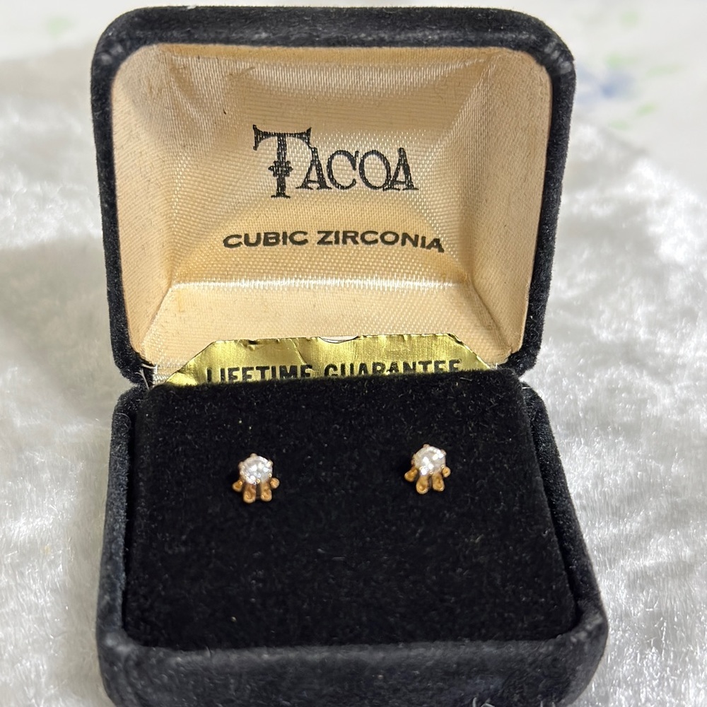 Tacoa Vintage Cubic Zirconia Stud Nikolas Gold